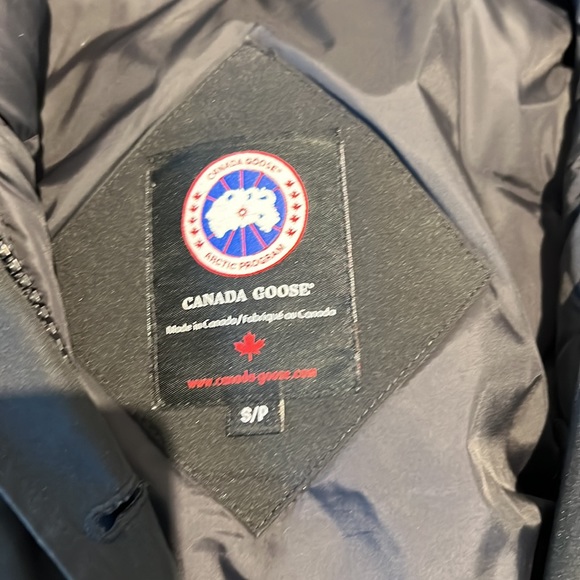 Canada Goose Mid Length - Picture 2 of 6